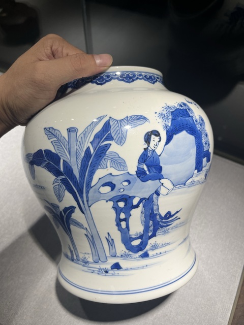 古玩陶瓷人物紋青花將軍罐真品鑒賞圖
