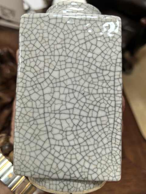 古玩陶瓷哥窯琮式瓶真品鑒賞圖