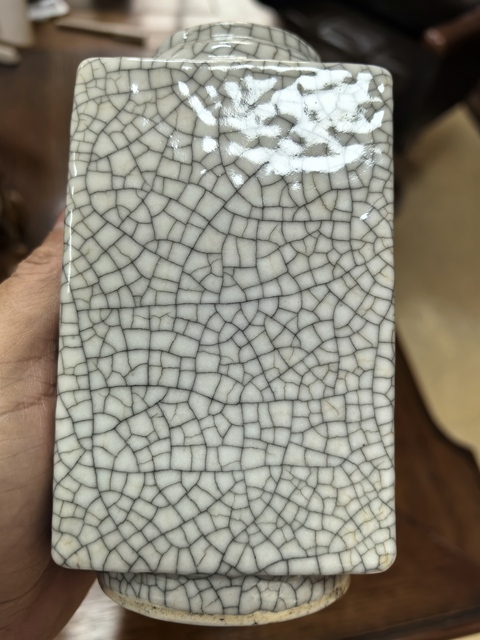 古玩陶瓷哥窯琮式瓶真品鑒賞圖