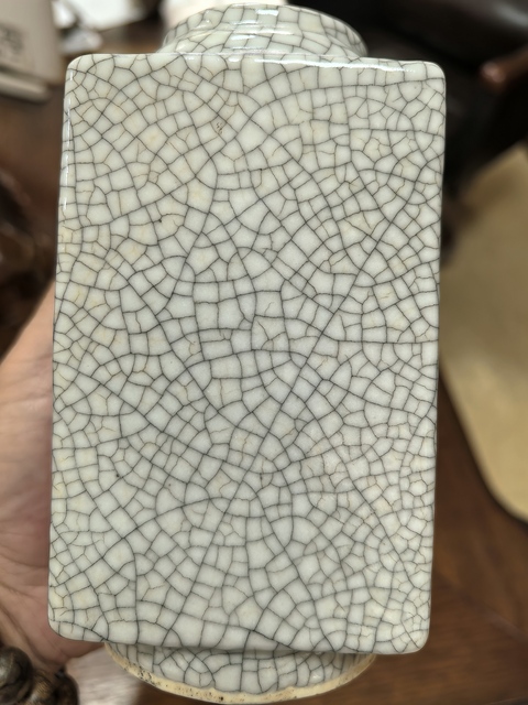 古玩陶瓷哥窯琮式瓶真品鑒賞圖