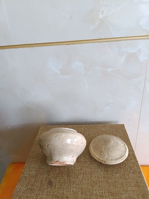 古玩陶瓷元龍泉蓋罐真品鑒賞圖