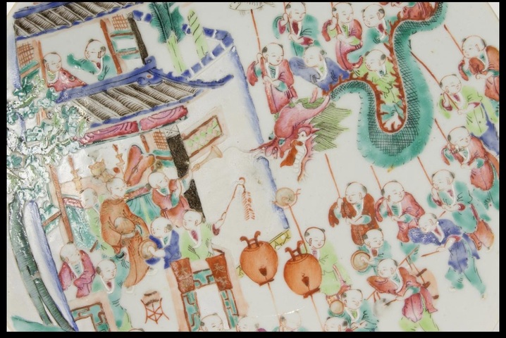古玩陶瓷百子鬧春粉彩盤真品鑒賞圖