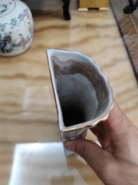 古玩陶瓷壁瓶真品鑒賞圖
