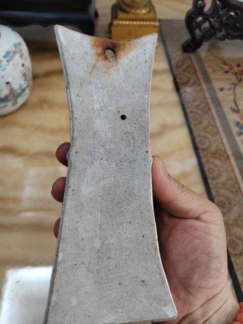 古玩陶瓷壁瓶真品鑒賞圖