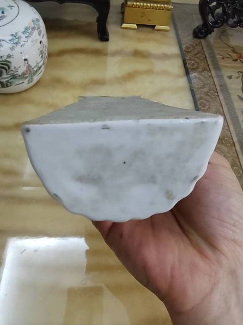 古玩陶瓷壁瓶真品鑒賞圖