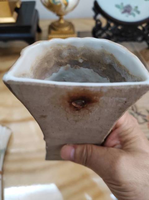 古玩陶瓷壁瓶真品鑒賞圖