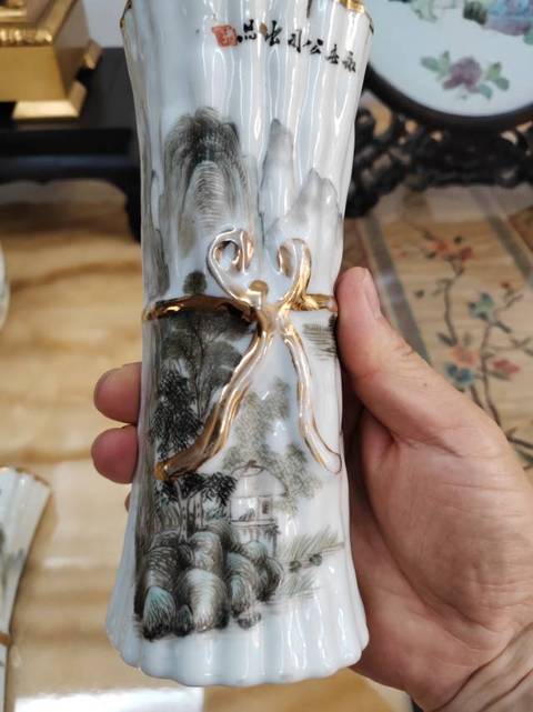 古玩陶瓷壁瓶真品鑒賞圖