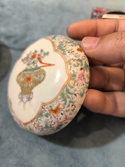 古玩陶瓷粉彩百花紋博古印盒真品鑒賞圖