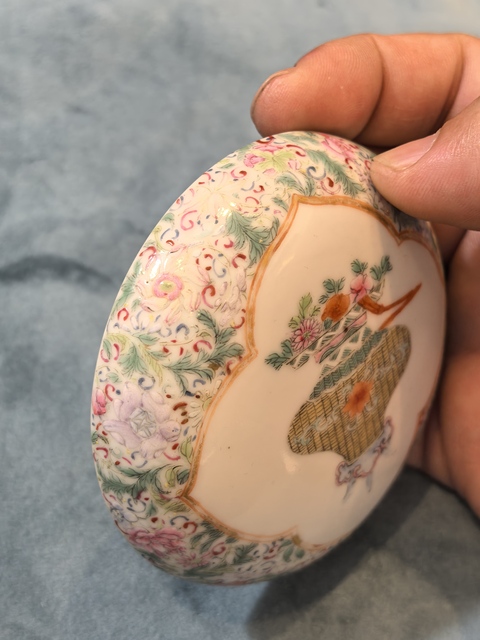 古玩陶瓷粉彩百花紋博古印盒真品鑒賞圖