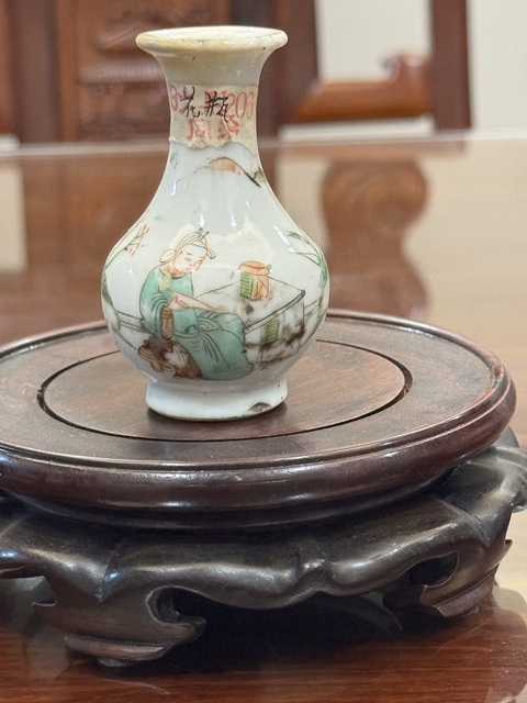 古玩陶瓷晚清粉彩人物紋小瓶拍賣，當前價格255元