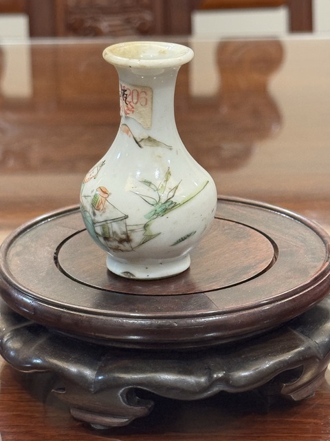 古玩陶瓷晚清粉彩人物紋小瓶拍賣，當前價格255元