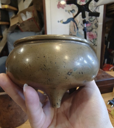 古玩銅器三足缶式爐真品鑒賞圖
