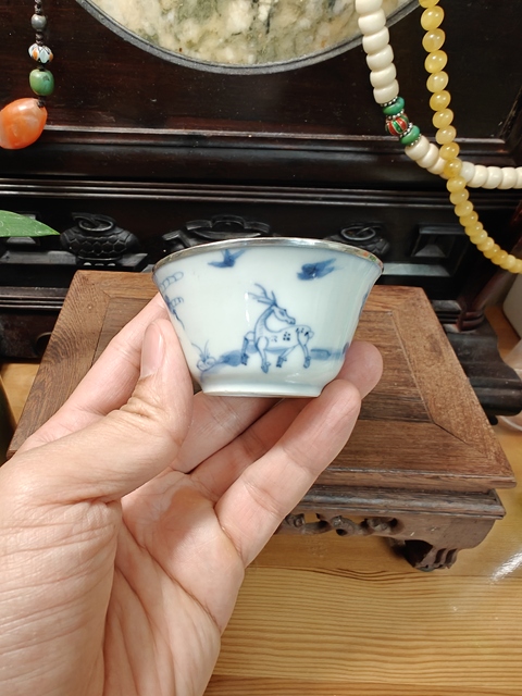 古玩陶瓷青花人物紋杯真品鑒賞圖