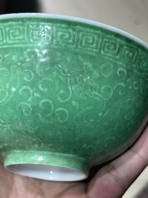 古玩陶瓷綠釉龍紋碗真品鑒賞圖