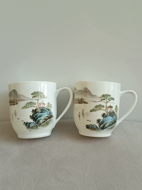 古玩陶瓷粉彩山水紋手把杯真品鑒賞圖