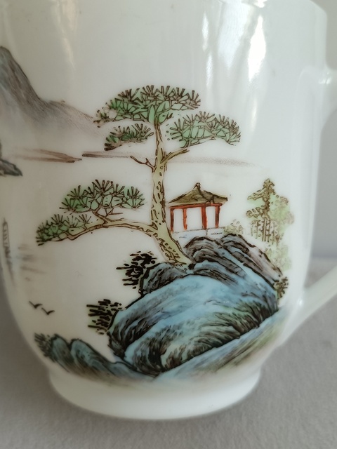 古玩陶瓷粉彩山水紋手把杯真品鑒賞圖