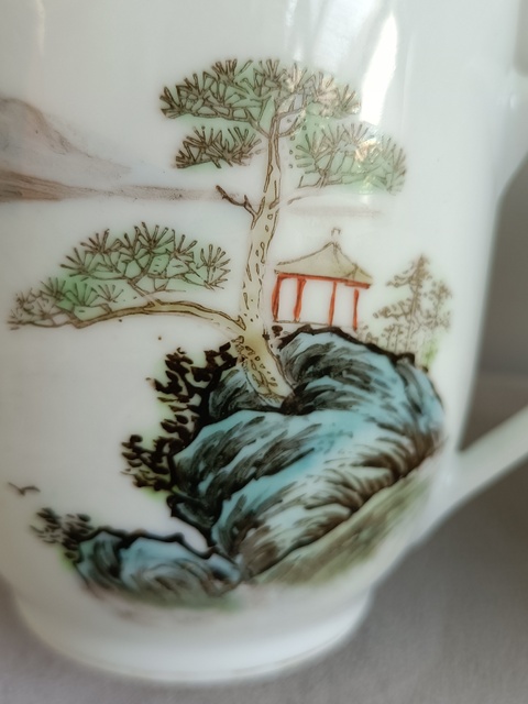 古玩陶瓷粉彩山水紋手把杯真品鑒賞圖