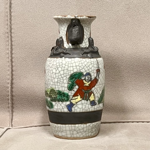 古玩陶瓷哥釉五彩刀馬人物瓶真品鑒賞圖