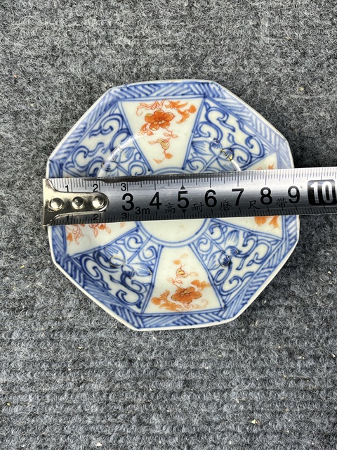 古玩陶瓷青花礬紅描金八方小盤真品鑒賞圖