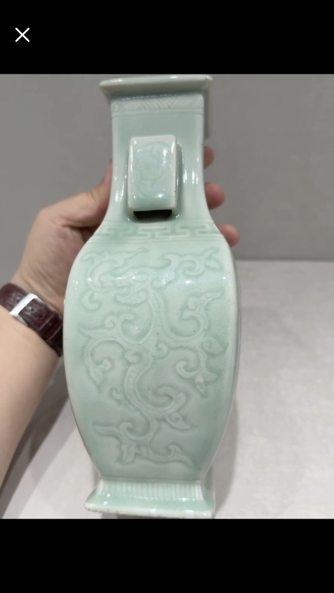 古玩陶瓷冬青釉青花釉里紅花卉紋四方瓶真品鑒賞圖