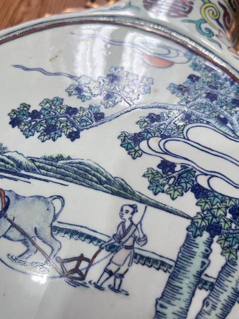 古玩陶瓷斗彩抱月瓶真品鑒賞圖
