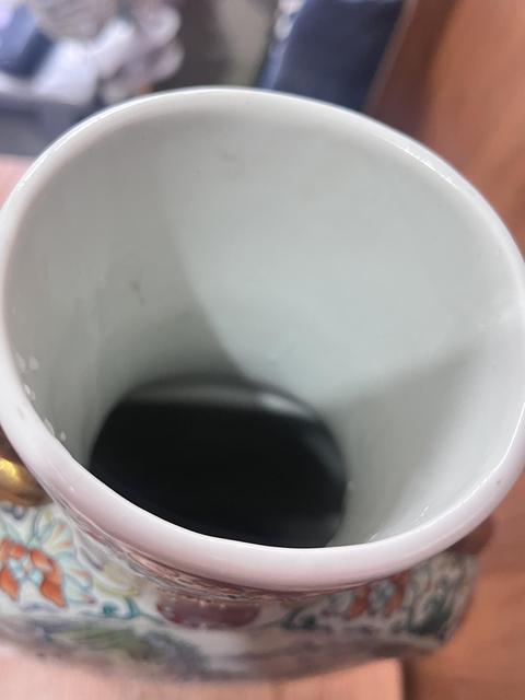 古玩陶瓷斗彩抱月瓶真品鑒賞圖