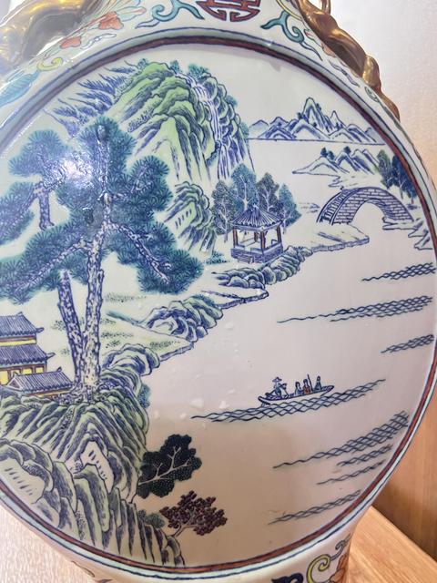 古玩陶瓷斗彩抱月瓶真品鑒賞圖