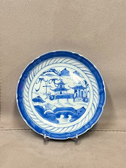 古玩陶瓷青花山水樓閣紋折沿盤真品鑒賞圖