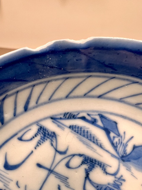 古玩陶瓷青花山水樓閣紋折沿盤真品鑒賞圖