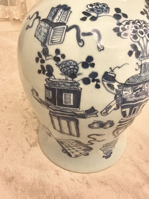 古玩陶瓷晚清豆青青花雜寶紋將軍罐真品鑒賞圖