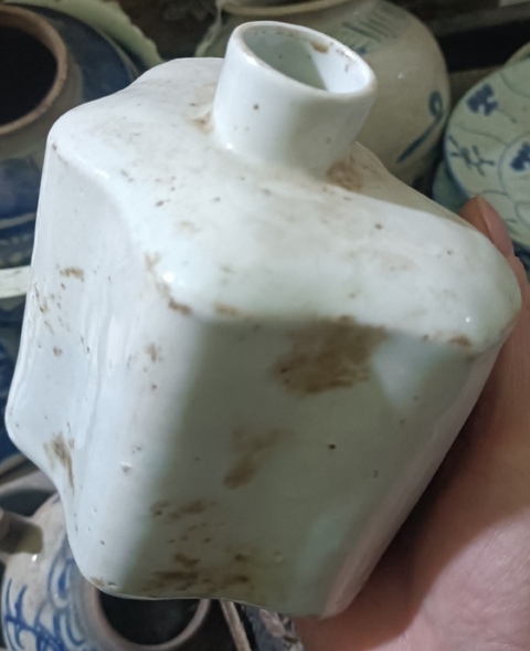 古玩陶瓷白釉瓶真品鑒賞圖