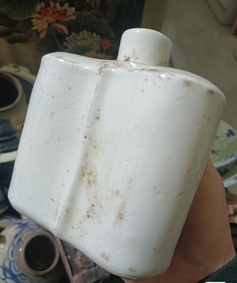 古玩陶瓷白釉瓶真品鑒賞圖