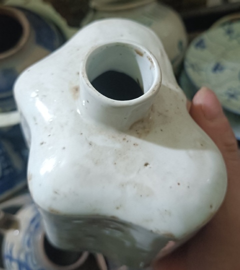 古玩陶瓷白釉瓶真品鑒賞圖