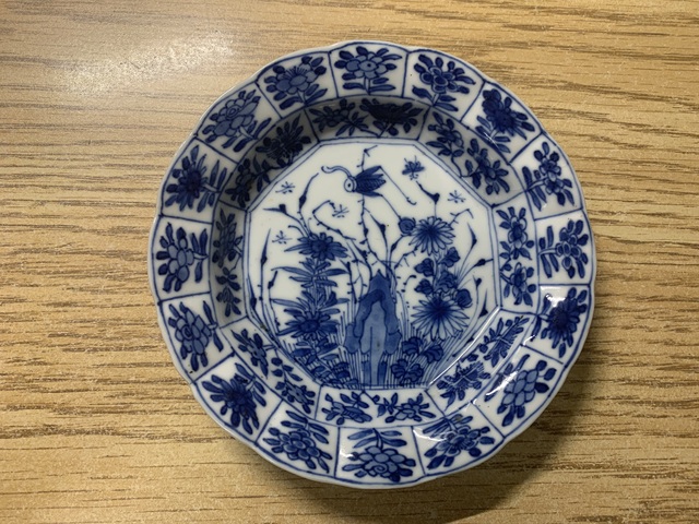 古玩陶瓷青花蟲草紋杯碟真品鑒賞圖