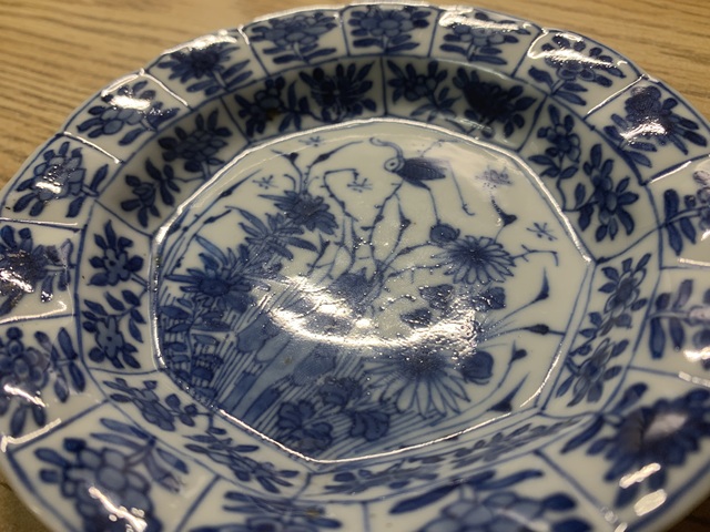 古玩陶瓷青花蟲草紋杯碟真品鑒賞圖