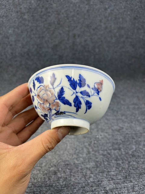 古玩陶瓷青花釉里紅牡丹紋碗真品鑒賞圖