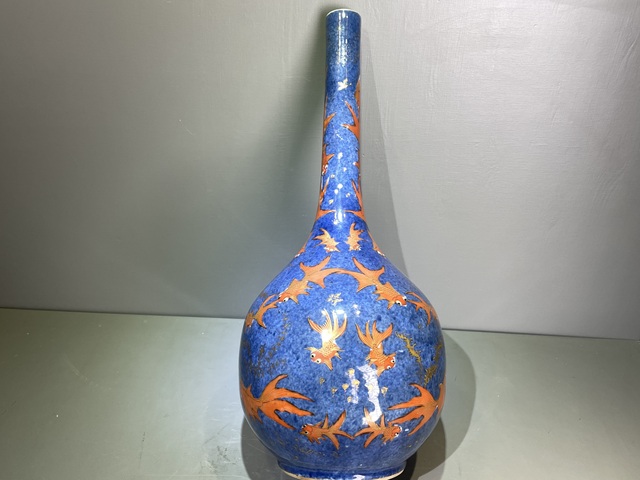 古玩陶瓷灑籃釉礬紅描金瓶真品鑒賞圖