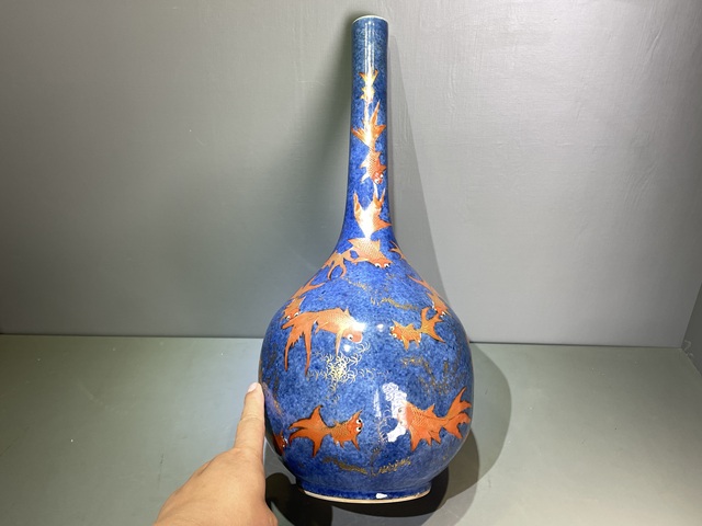 古玩陶瓷灑籃釉礬紅描金瓶真品鑒賞圖