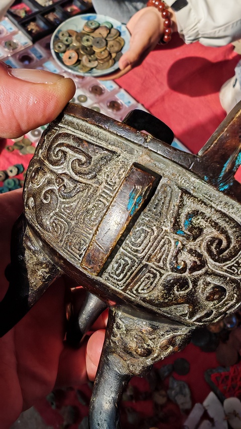 古玩銅器獸面紋戈足鼎式爐真品鑒賞圖
