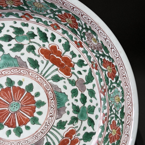 古玩陶瓷五彩盤真品鑒賞圖