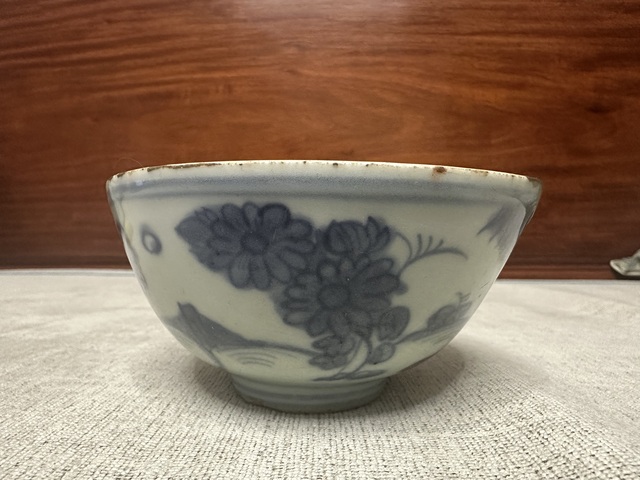 古玩陶瓷明·萬歷青花洞石花卉圖碗拍賣，當前價格2800元