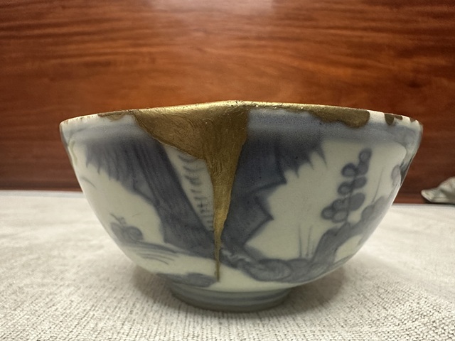 古玩陶瓷明·萬歷青花洞石花卉圖碗拍賣，當前價格2800元
