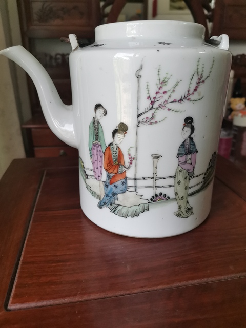 古玩陶瓷粉彩桃花仕女人物紋提梁壺真品鑒賞圖