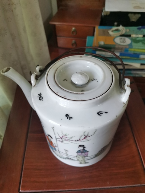 古玩陶瓷粉彩桃花仕女人物紋提梁壺真品鑒賞圖