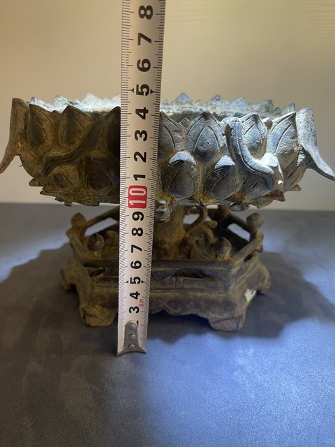 古玩銅器佛座真品鑒賞圖