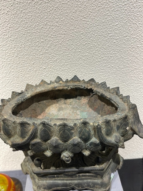 古玩銅器佛座真品鑒賞圖