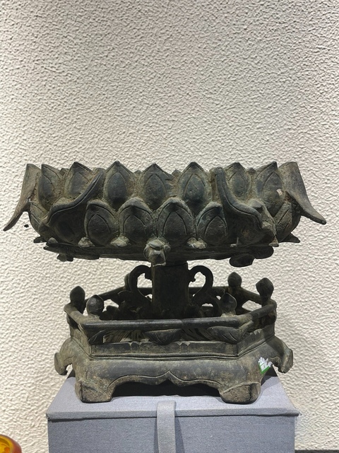 古玩銅器佛座真品鑒賞圖