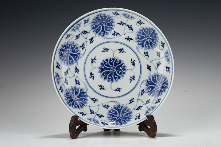 古玩陶瓷晚清·青花纏枝蓮紋盤拍賣，當前價格6800元