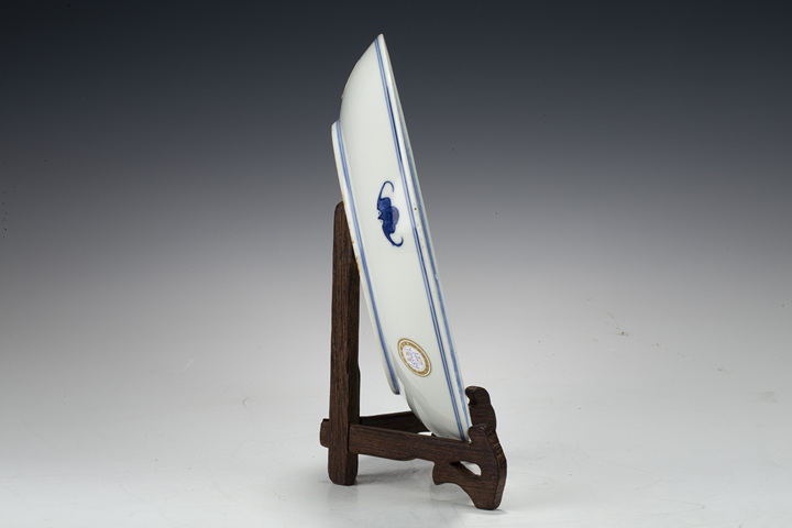 古玩陶瓷晚清·青花纏枝蓮紋盤拍賣，當前價格6800元