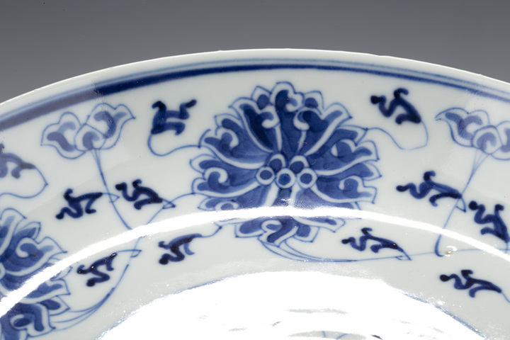 古玩陶瓷晚清·青花纏枝蓮紋盤拍賣，當前價格6800元